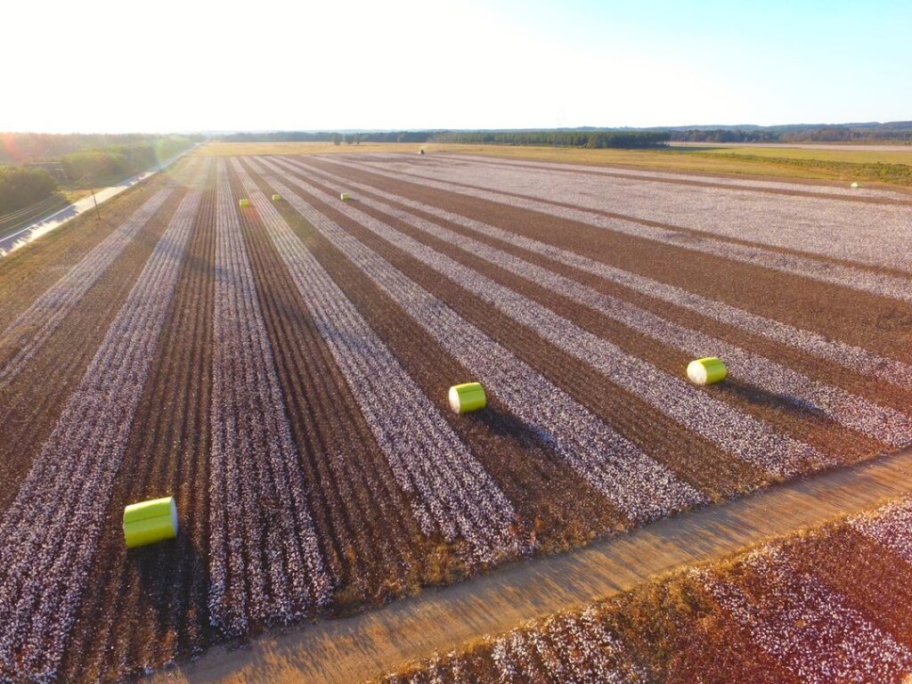 Linnflux digital solutions for the farming industry.